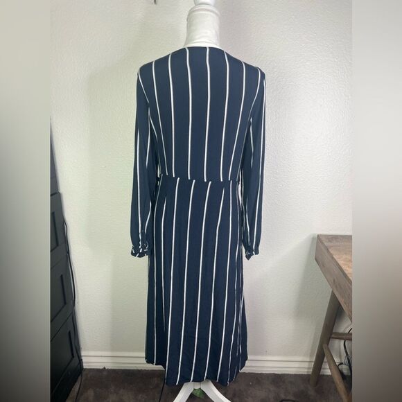 H&M striped Navy Long sleeve Maxi dress size 10 - Picture 2 of 8